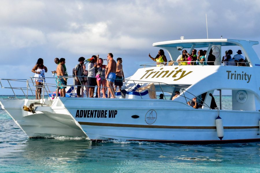 Tailored Party Boat with Open Bar *Adults Only